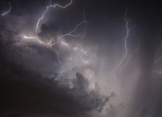 tormenta eléctrica