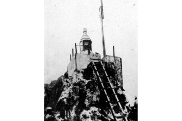 Faro de la Isla de Clipperton, probablemente de principios del siglo XX